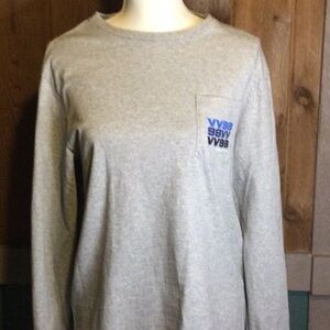 Gray long sleeve tee shirt